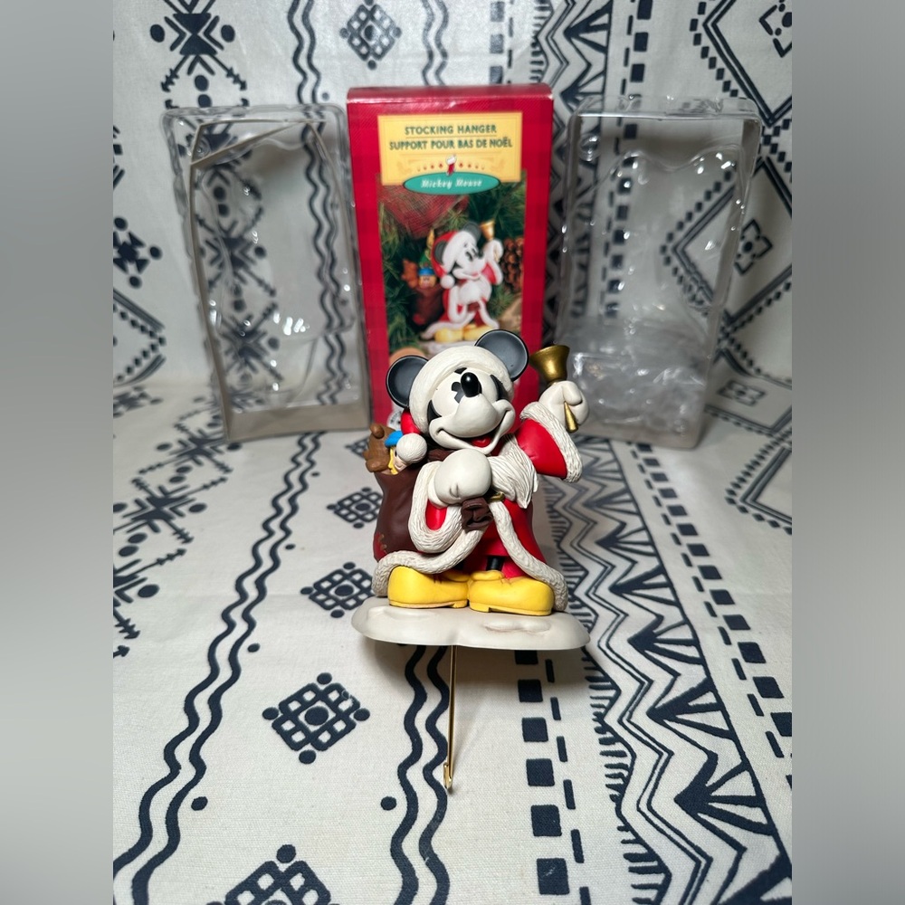 Mickey Mouse Santa Clause‎ Hallmark Resin Christmas Stocking Hanger Hook Holder